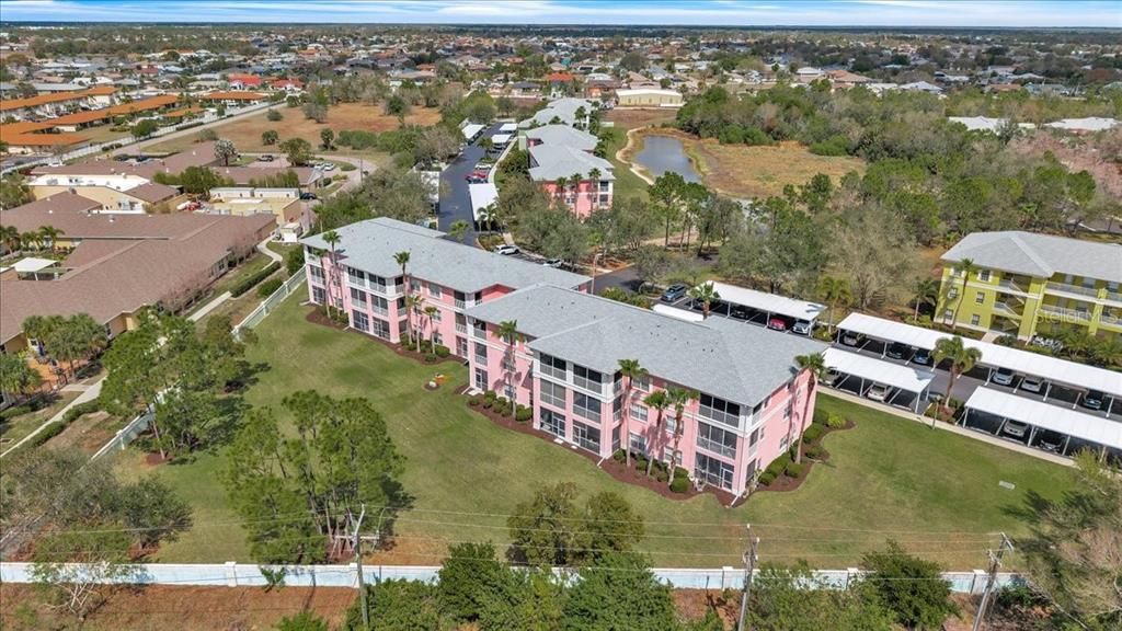 Activo con contrato: $142,500 (2 camas, 2 baños, 924 Pies cuadrados)