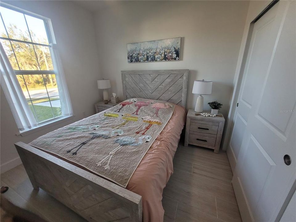 На продажу: $399,900 (4 спален, 2 ванн, 1585 Квадратных фут)