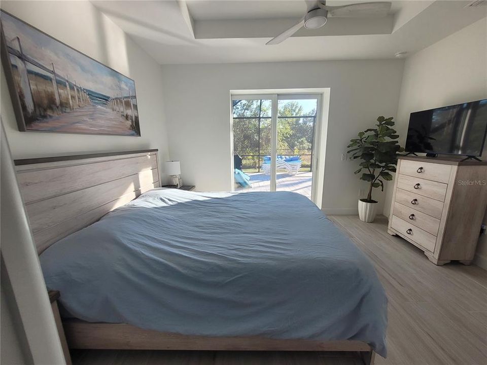 На продажу: $399,900 (4 спален, 2 ванн, 1585 Квадратных фут)