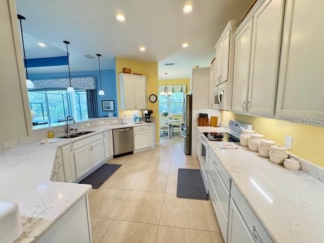 En Venta: $585,000 (3 camas, 2 baños, 2512 Pies cuadrados)