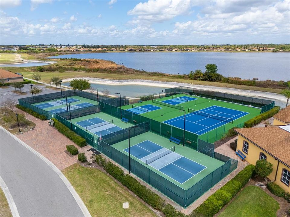 En Venta: $585,000 (3 camas, 2 baños, 2512 Pies cuadrados)