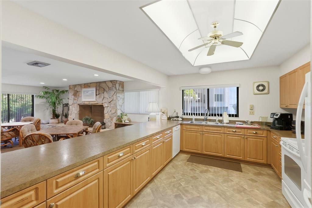 En Venta: $549,900 (2 camas, 2 baños, 1500 Pies cuadrados)