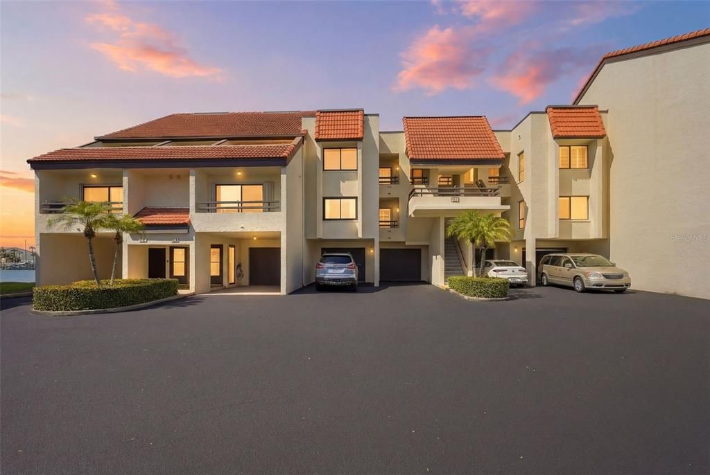 En Venta: $549,900 (2 camas, 2 baños, 1500 Pies cuadrados)