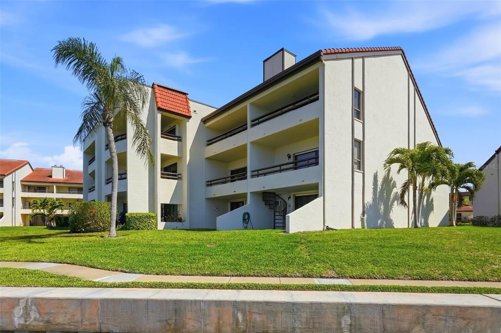 En Venta: $549,900 (2 camas, 2 baños, 1500 Pies cuadrados)