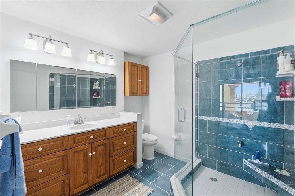 En Venta: $549,900 (2 camas, 2 baños, 1500 Pies cuadrados)