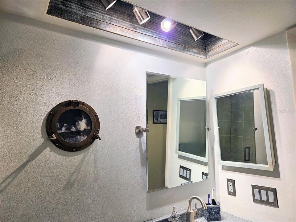 For Sale: $134,900 (2 beds, 2 baths, 1144 Square Feet)