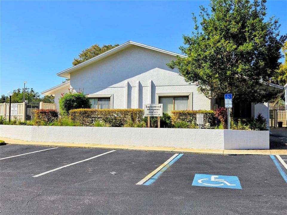 For Sale: $134,900 (2 beds, 2 baths, 1144 Square Feet)