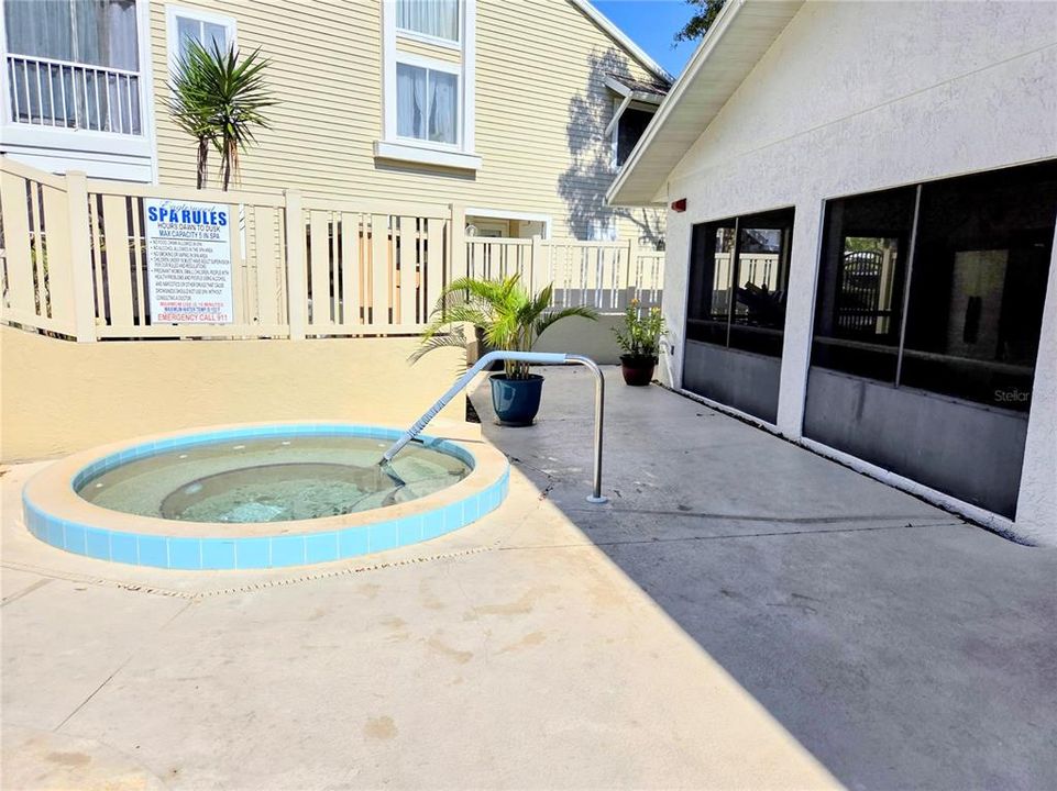 For Sale: $134,900 (2 beds, 2 baths, 1144 Square Feet)