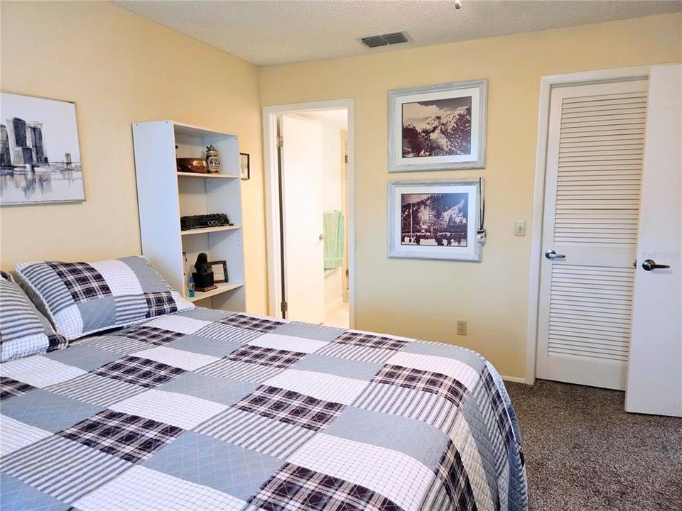 For Sale: $134,900 (2 beds, 2 baths, 1144 Square Feet)