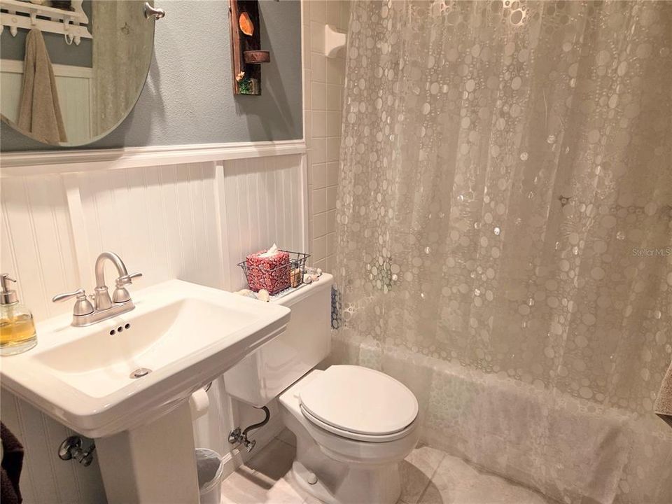 For Sale: $134,900 (2 beds, 2 baths, 1144 Square Feet)