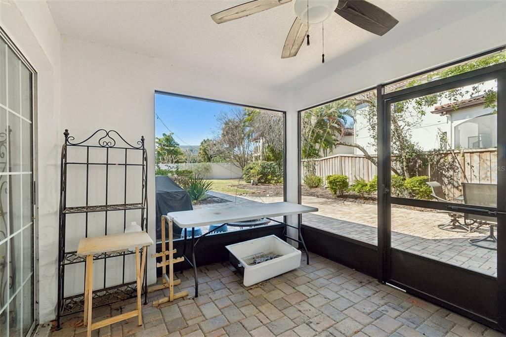 For Sale: $1,000,000 (5 beds, 4 baths, 3528 Square Feet)