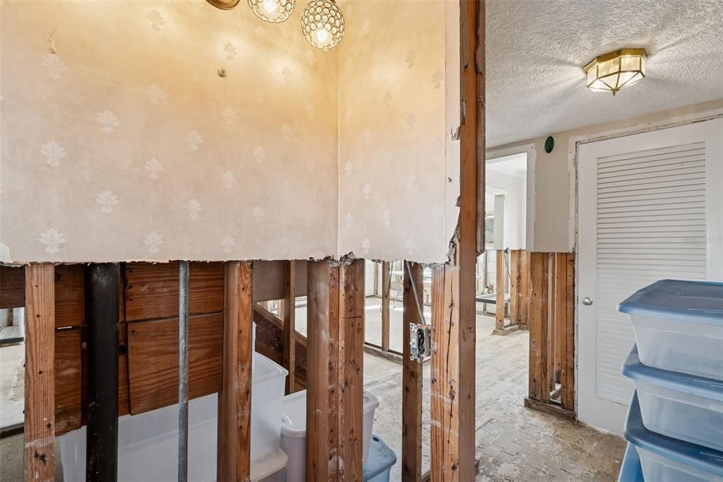 For Sale: $1,000,000 (5 beds, 4 baths, 3528 Square Feet)