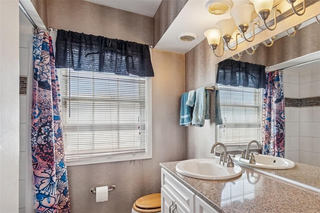 For Sale: $1,000,000 (5 beds, 4 baths, 3528 Square Feet)