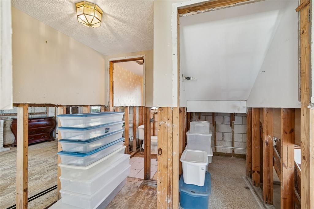 For Sale: $1,000,000 (5 beds, 4 baths, 3528 Square Feet)