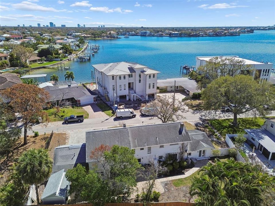 For Sale: $1,000,000 (5 beds, 4 baths, 3528 Square Feet)