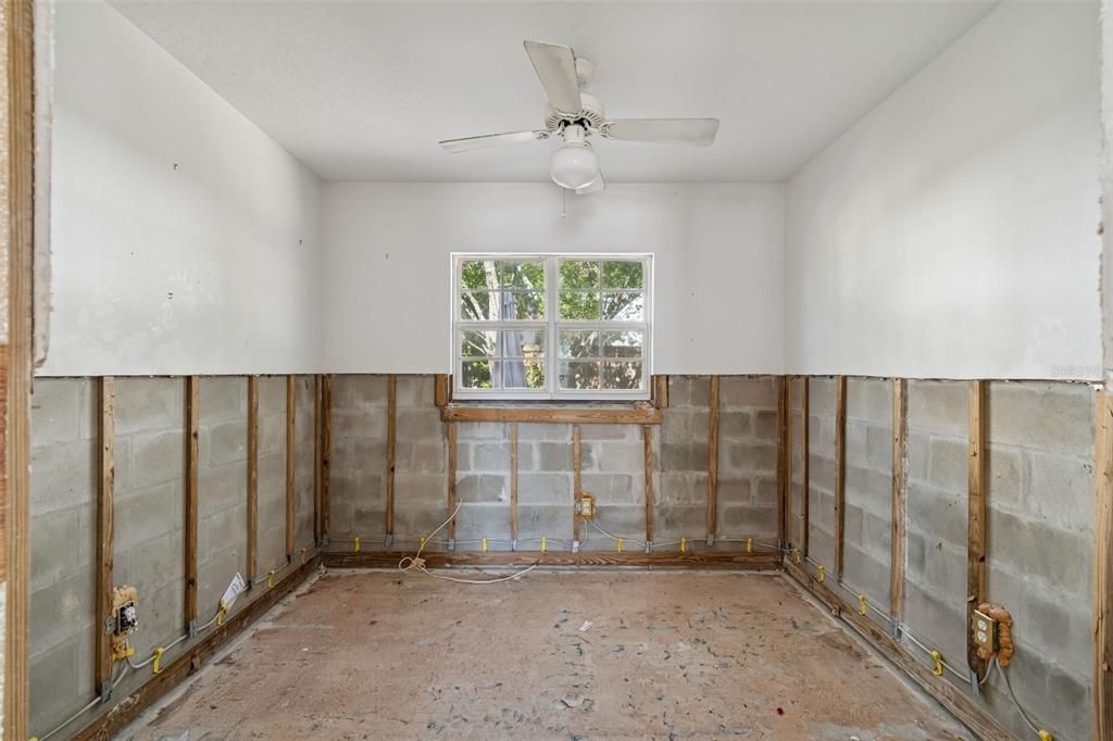 For Sale: $1,000,000 (5 beds, 4 baths, 3528 Square Feet)