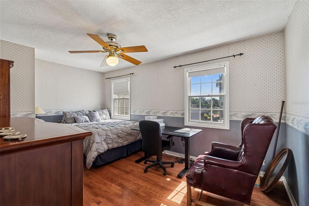 For Sale: $1,000,000 (5 beds, 4 baths, 3528 Square Feet)