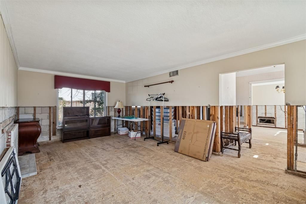 For Sale: $1,000,000 (5 beds, 4 baths, 3528 Square Feet)