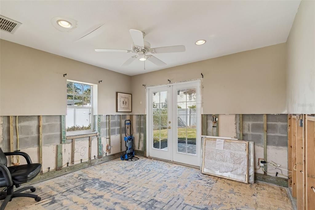 For Sale: $1,000,000 (5 beds, 4 baths, 3528 Square Feet)
