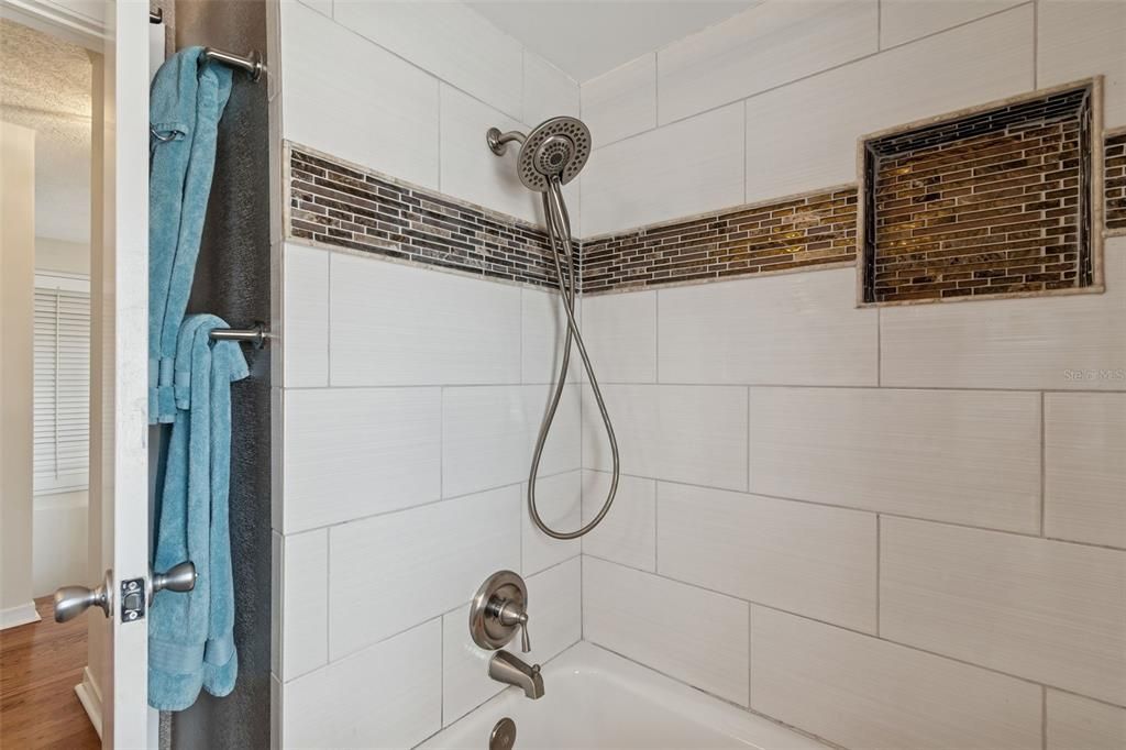 For Sale: $1,000,000 (5 beds, 4 baths, 3528 Square Feet)