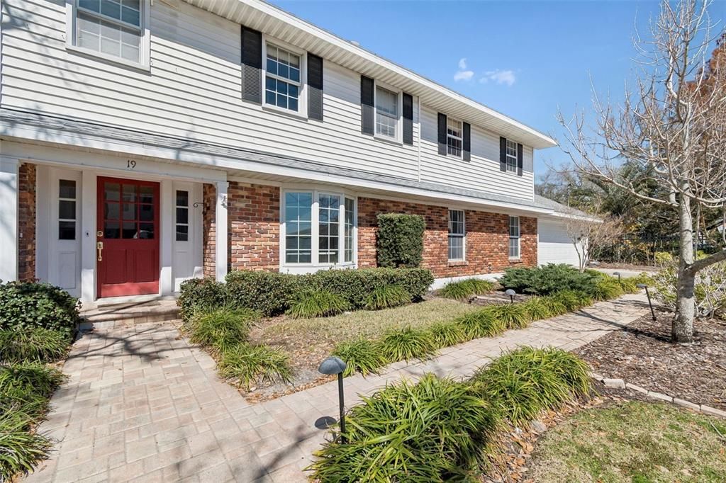 For Sale: $1,000,000 (5 beds, 4 baths, 3528 Square Feet)