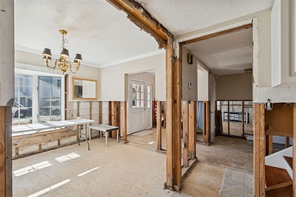 For Sale: $1,000,000 (5 beds, 4 baths, 3528 Square Feet)