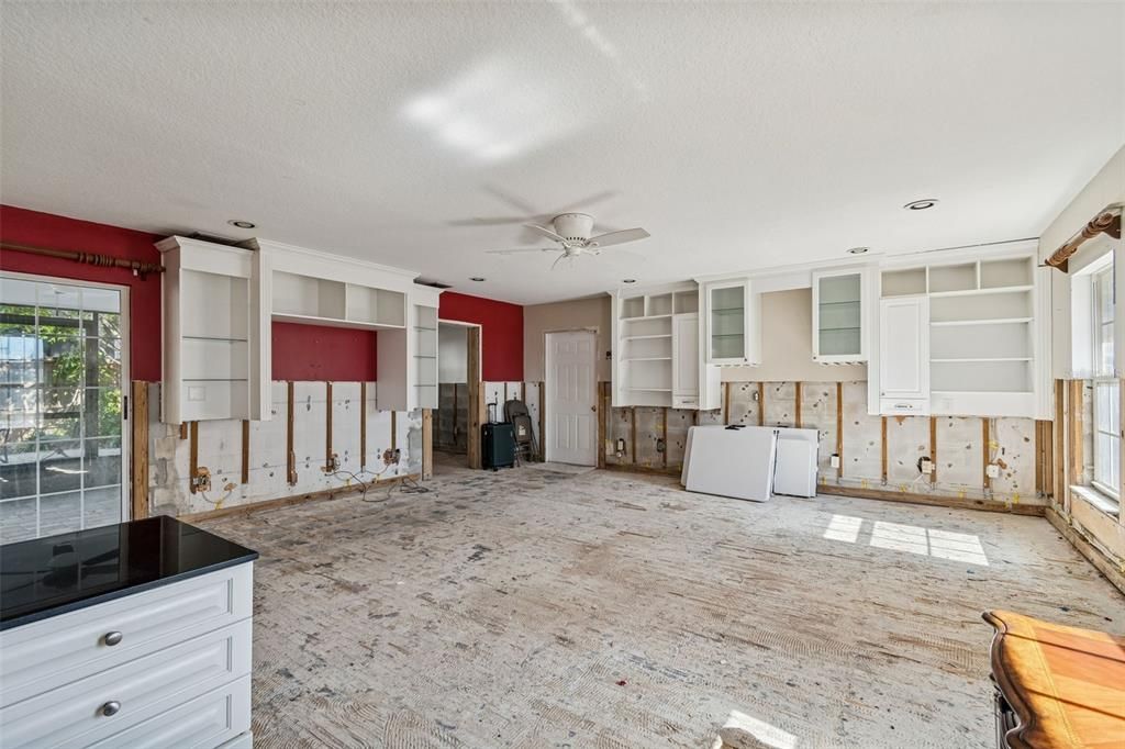 For Sale: $1,000,000 (5 beds, 4 baths, 3528 Square Feet)