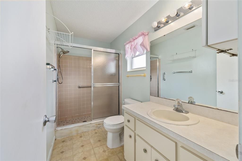 For Sale: $115,000 (2 beds, 2 baths, 1369 Square Feet)