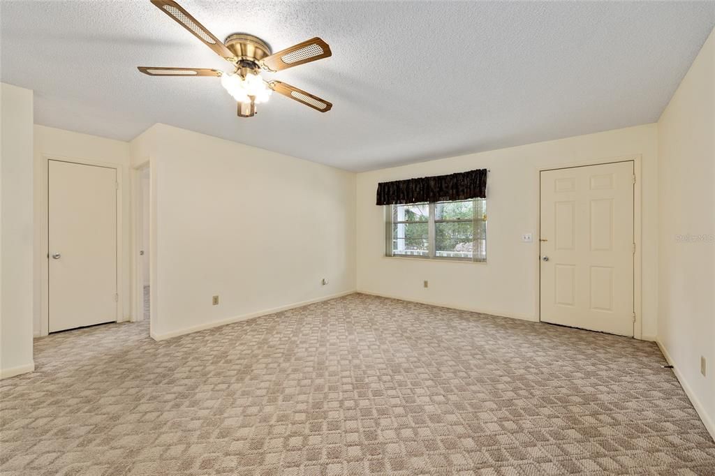 For Sale: $115,000 (2 beds, 2 baths, 1369 Square Feet)
