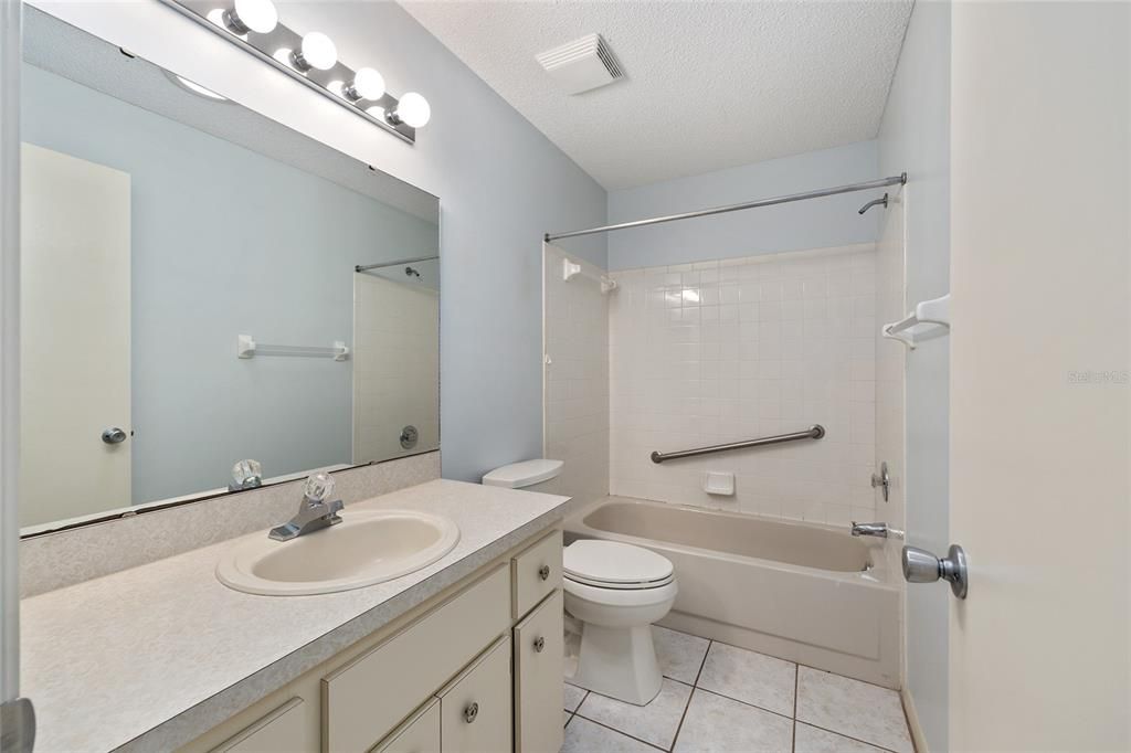 For Sale: $115,000 (2 beds, 2 baths, 1369 Square Feet)