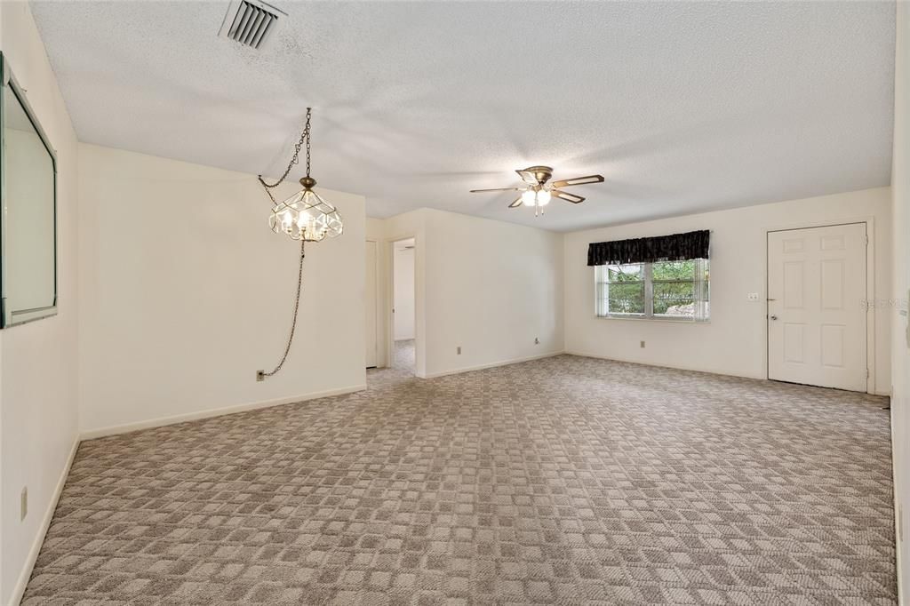 For Sale: $115,000 (2 beds, 2 baths, 1369 Square Feet)