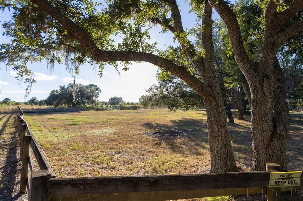 En Venta: $1,595,000 (5.23 acres)