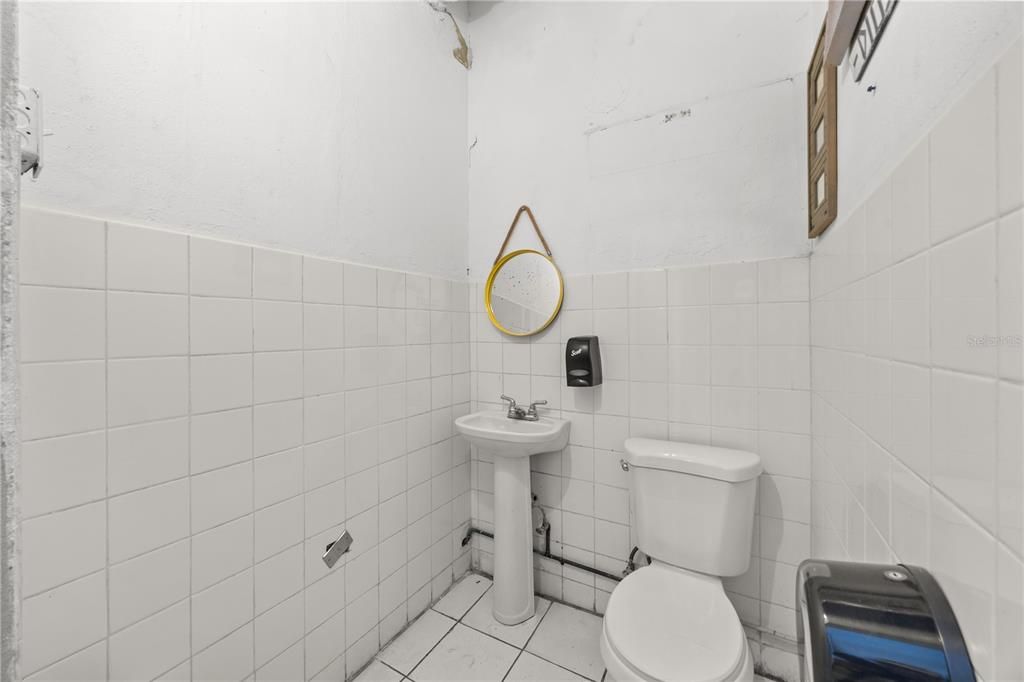 На продажу: $695,000 (4 спален, 2 ванн, 2600 Квадратных фут)