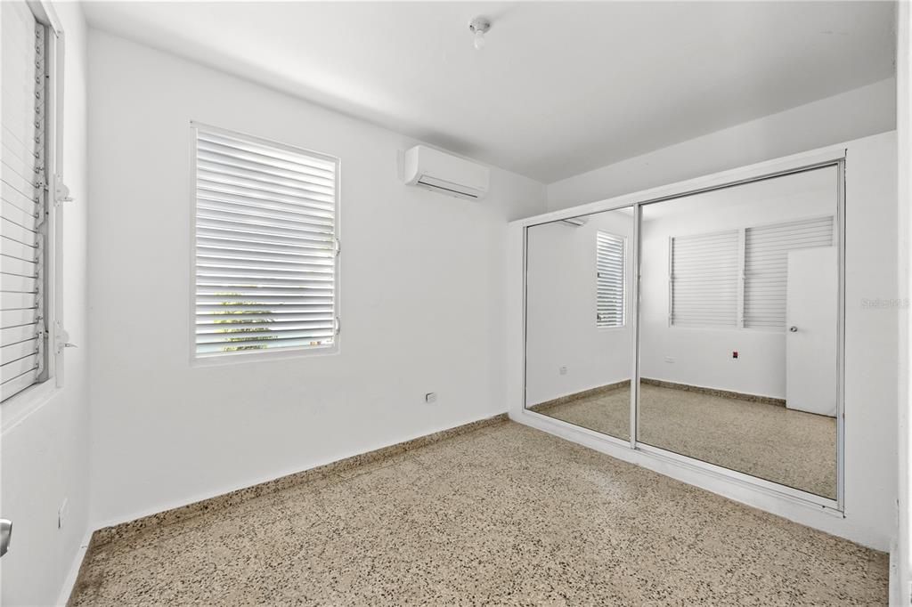 На продажу: $695,000 (4 спален, 2 ванн, 2600 Квадратных фут)