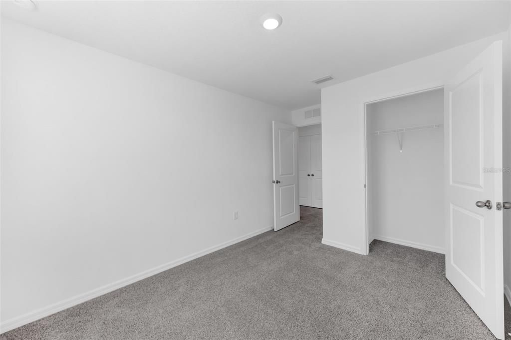 Activo con contrato: $1,995 (3 camas, 2 baños, 1464 Pies cuadrados)
