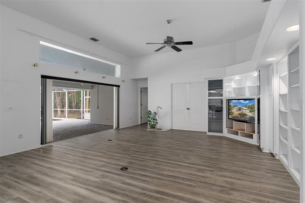 For Sale: $625,000 (3 beds, 2 baths, 2943 Square Feet)