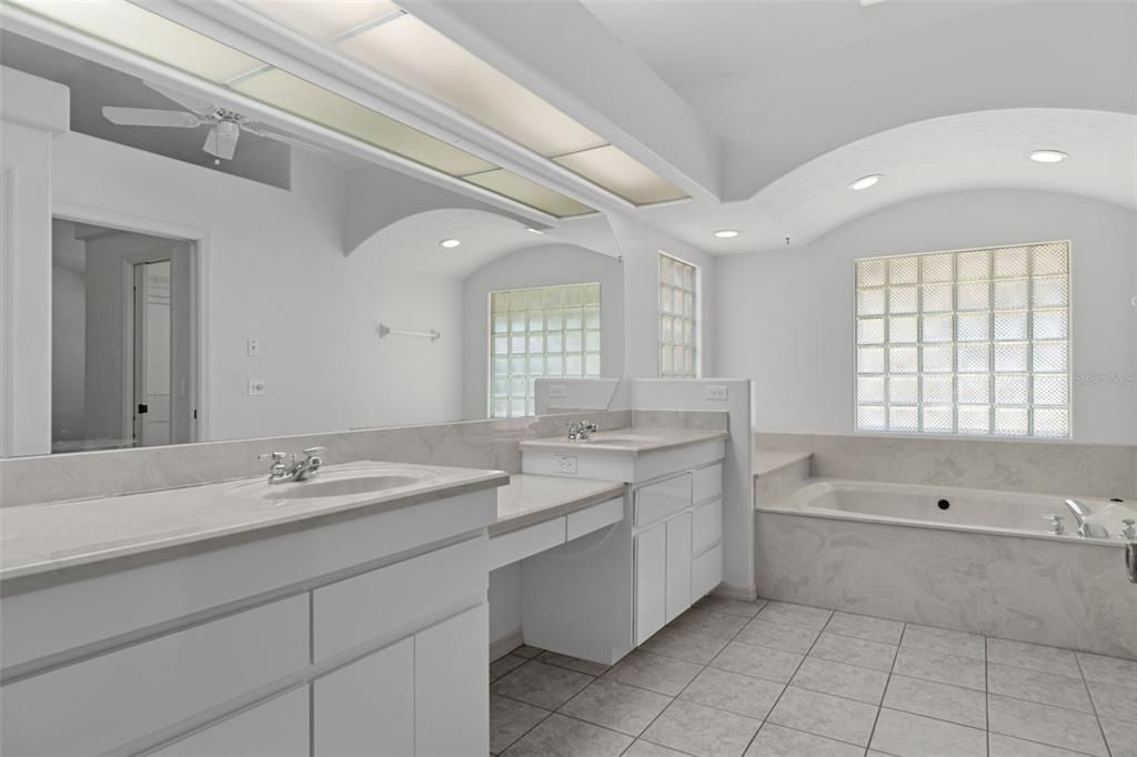 For Sale: $625,000 (3 beds, 2 baths, 2943 Square Feet)