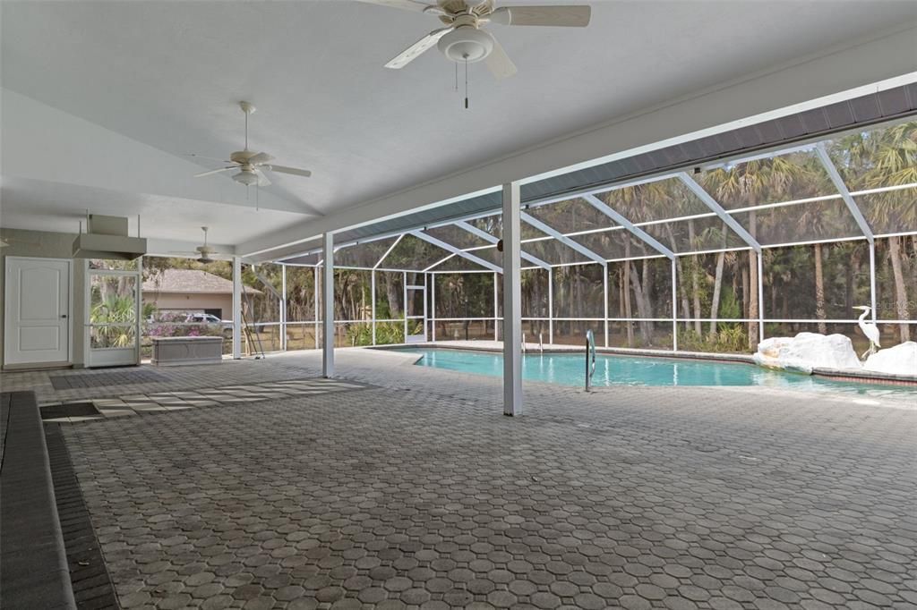 For Sale: $625,000 (3 beds, 2 baths, 2943 Square Feet)