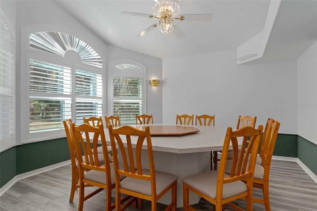 For Sale: $625,000 (3 beds, 2 baths, 2943 Square Feet)