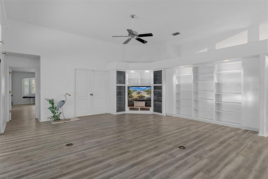 For Sale: $625,000 (3 beds, 2 baths, 2943 Square Feet)