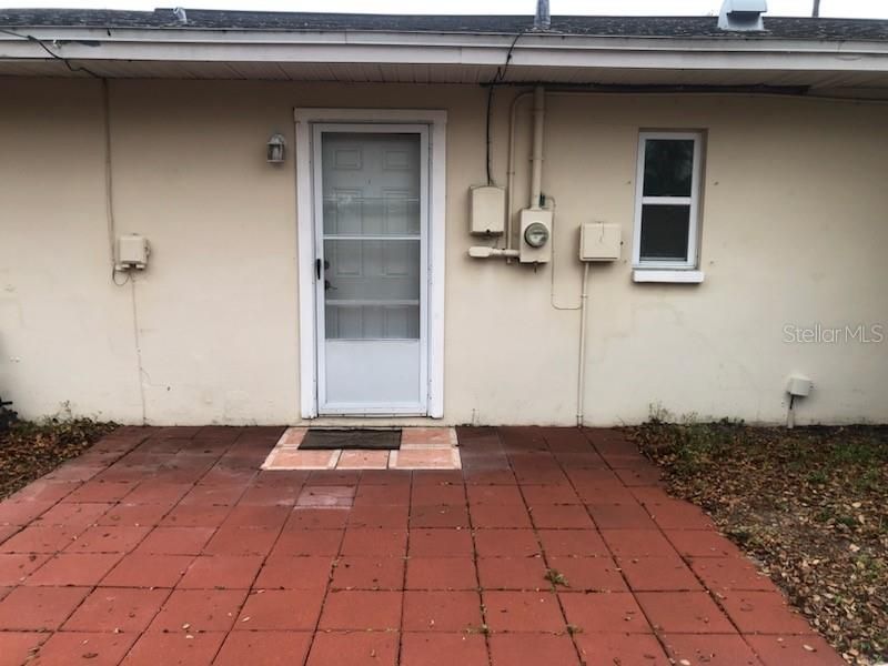 Под контрактом: $1,100 (0 спален, 1 ванн, 420 Квадратных фут)