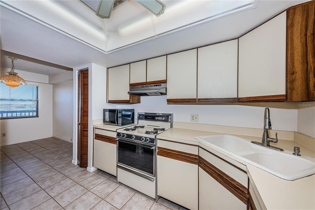 Activo con contrato: $199,000 (2 camas, 2 baños, 1280 Pies cuadrados)