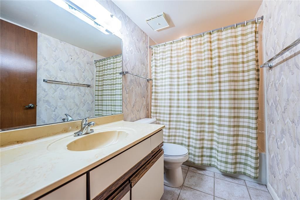 Activo con contrato: $199,000 (2 camas, 2 baños, 1280 Pies cuadrados)