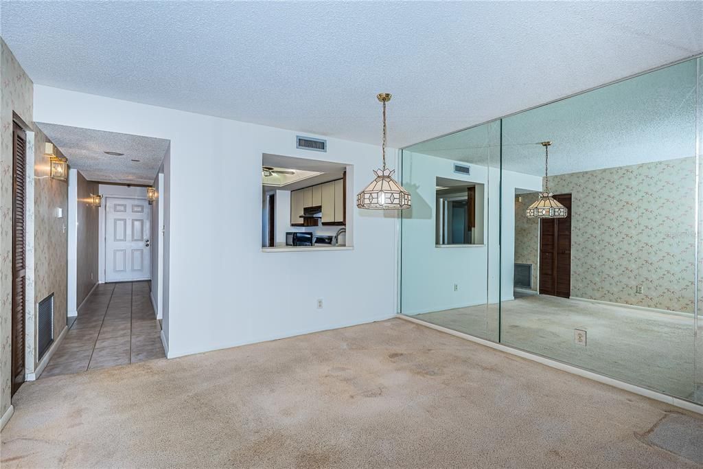 Activo con contrato: $199,000 (2 camas, 2 baños, 1280 Pies cuadrados)