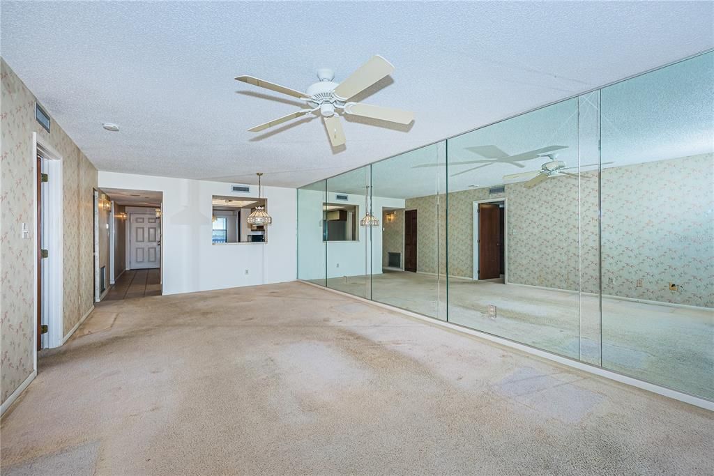 Activo con contrato: $199,000 (2 camas, 2 baños, 1280 Pies cuadrados)