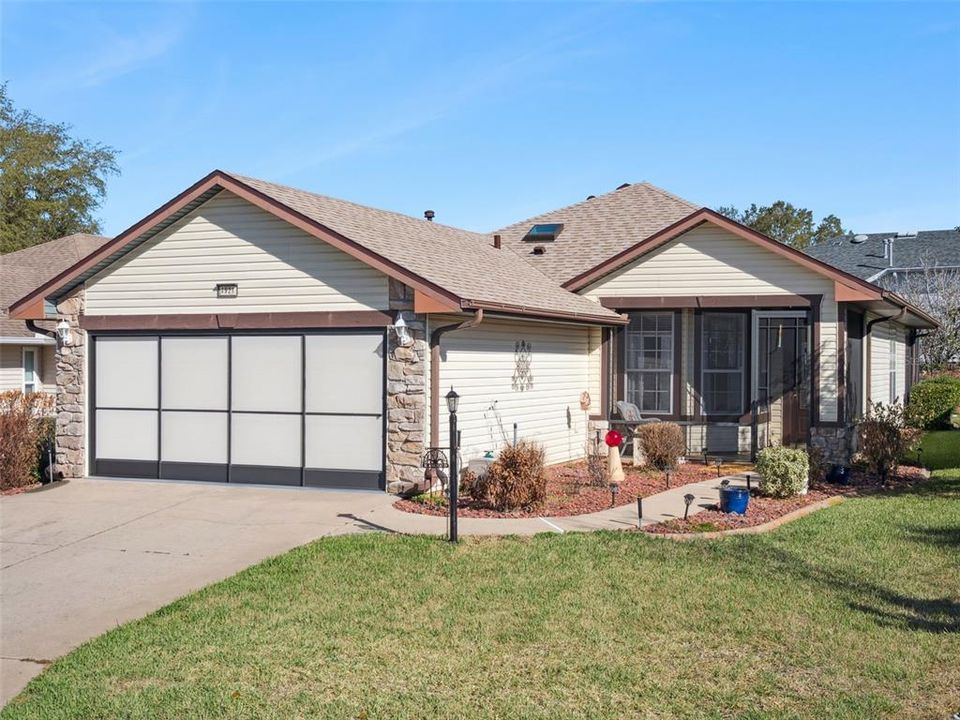 For Sale: $275,000 (3 beds, 2 baths, 1414 Square Feet)