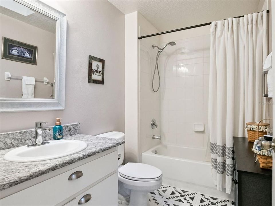 For Sale: $275,000 (3 beds, 2 baths, 1414 Square Feet)