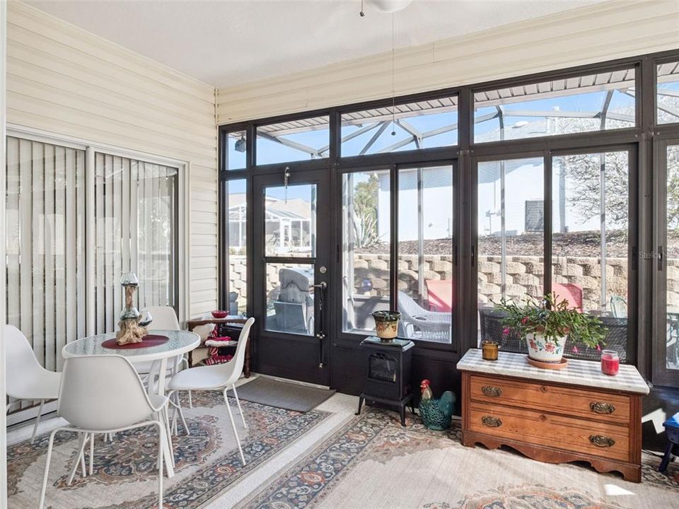 For Sale: $275,000 (3 beds, 2 baths, 1414 Square Feet)