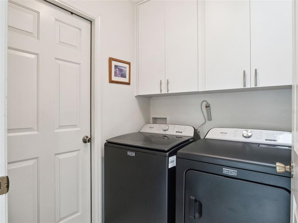 For Sale: $275,000 (3 beds, 2 baths, 1414 Square Feet)