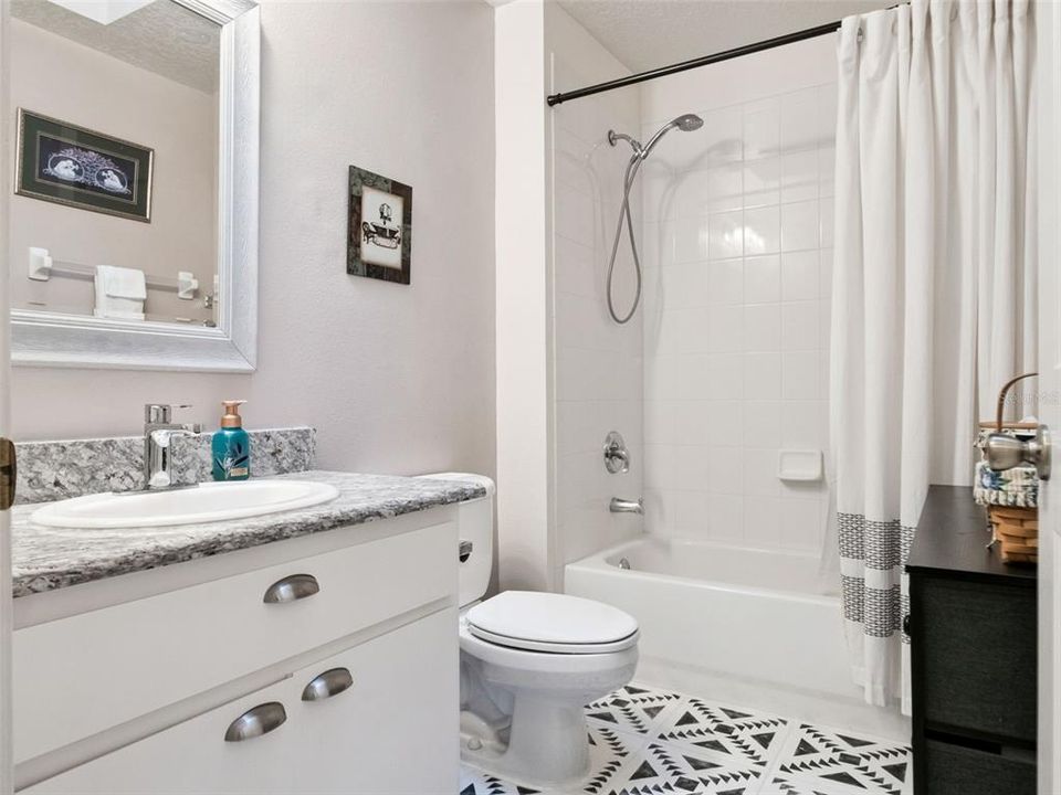 For Sale: $275,000 (3 beds, 2 baths, 1414 Square Feet)